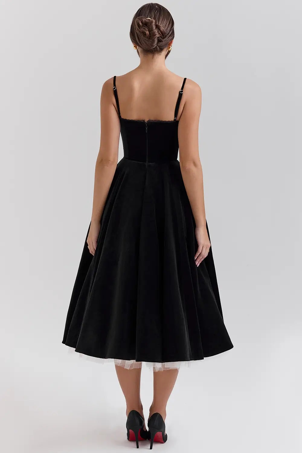 Vestido Midi de Terciopelo Negro – Modelo Cloe