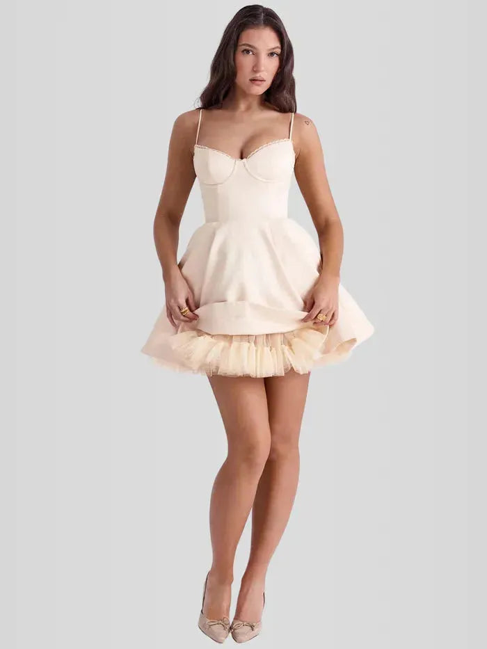 vestidos  vestido corto vestido elegante vestido casual
Veliara store Veliara moldeadores shein vestidos  vestido fiesta  vestido sencillo vestido blanco  vestido escote 