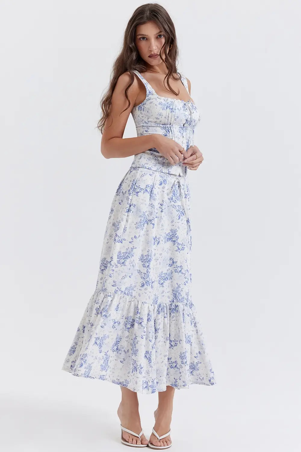 Modelo usando el Corset Aurélie en color Azul Floral